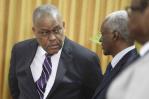 El primer ministro haitiano da un ultimátum a las bandas para que depongan las armas El primer ministro haitiano da un ultimátum a las bandas para que depongan las armas