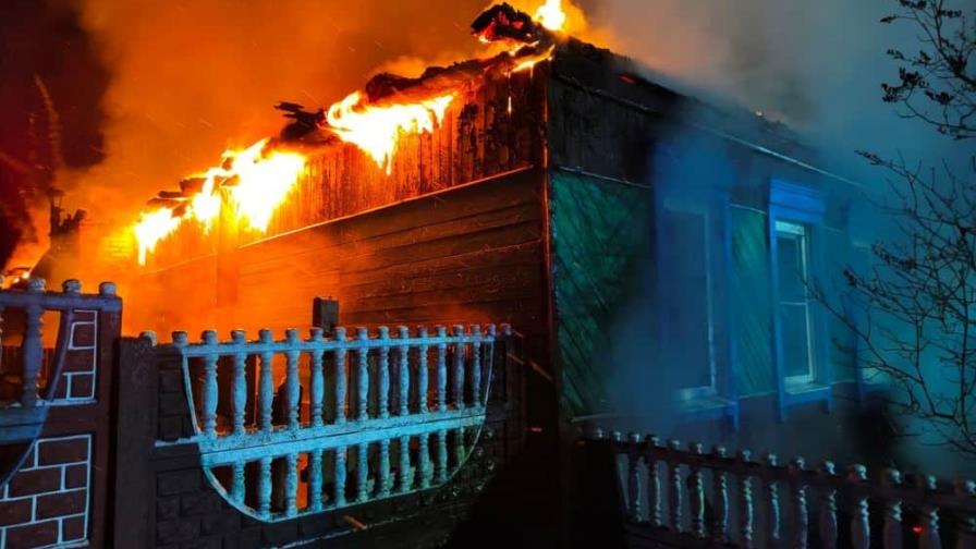 Hombre de Nueva York acusado de dar a niño fuegos artificiales que provocaron incendio