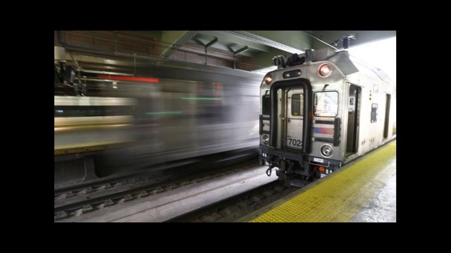 Restablecen servicio de trenes entre Nueva York y Boston luego que relámpago golpea transformador
