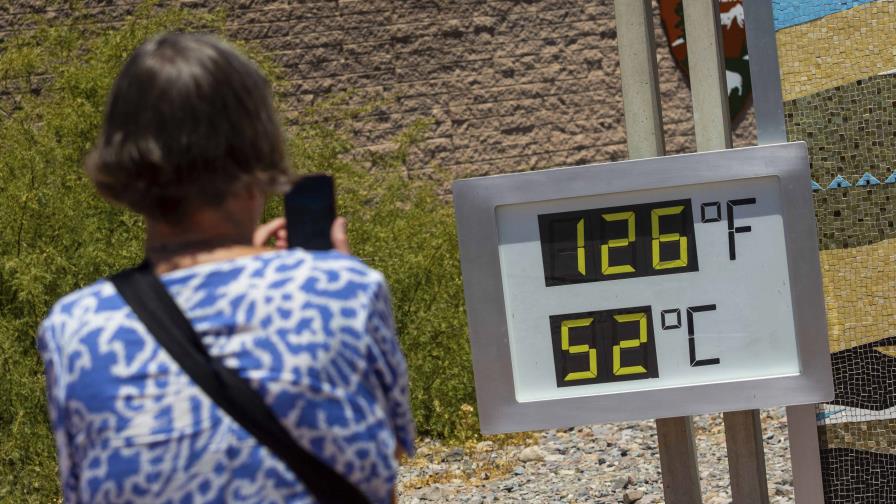 Persistente ola de calor en EEUU bate récords, causa muertes en el oeste y sofoca el este