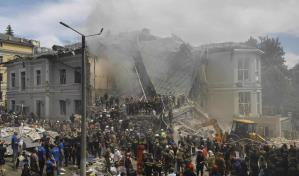 Una oleada de bombardeos rusos en Ucrania deja más de 30 muertos