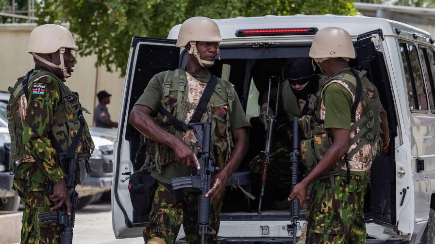 Policías haitianos y kenianos recuperan el control del Hospital General en Puerto Príncipe