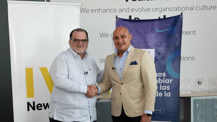 Se firma acuerdo entre Newlink Dominicana y Junior Achievement