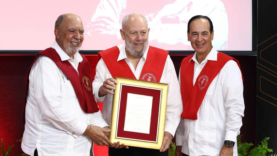 Freddy Ginebra es reconocido como Profesor Honorífico de Intec