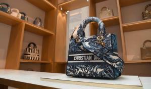 La realidad detrás de los costosos bolsos de Dior y Armani: su producción cuesta entre 35 y 70 euros