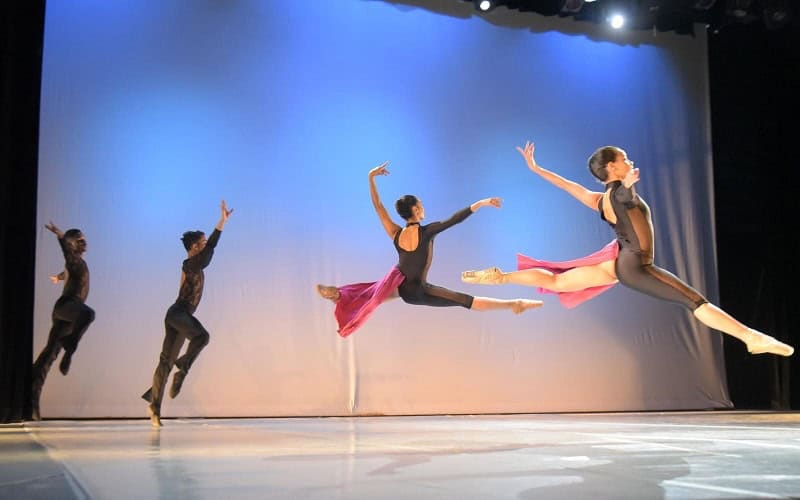 En la gala homenaje se presentaron tres piezas de danza.