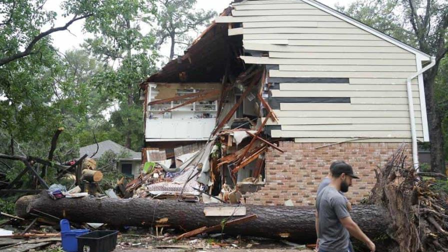 Los muertos por el paso de la tormenta tropical Beryl suben a cuatro en Texas