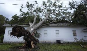 Reparan algunos apagones en Houston tras el paso de Beryl, que avanza al este con tornados