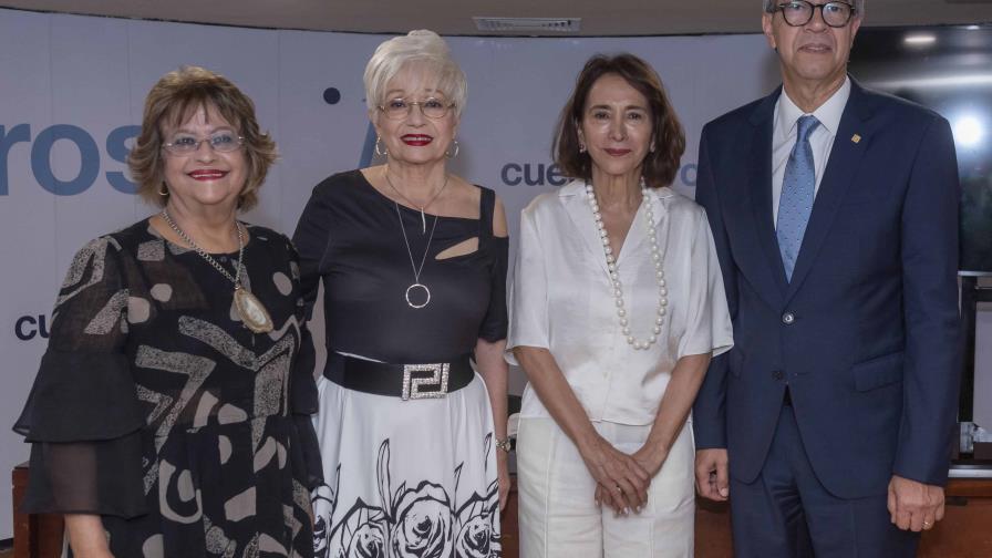 Celebran tertulia del Café Literario con Soledad Álvarez