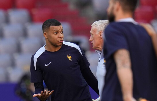 Deschamps resta favoritismo a Francia y se&ntilde;ala a Espa&ntilde;a como la gran candidata al Mundial
