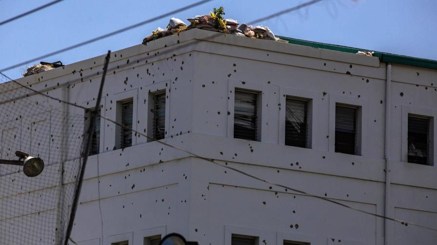 Garry Conille promete reconstruir hospital recién recuperado de manos de las bandas armadas