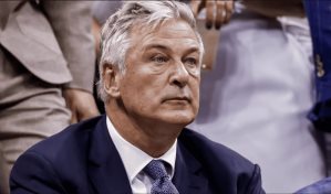 Alec Baldwin va a juicio por homicidio involuntario tras disparo en set de Rust