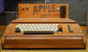Subastan por 500 mil dólares la primera computadora Apple que usó Steve Jobs