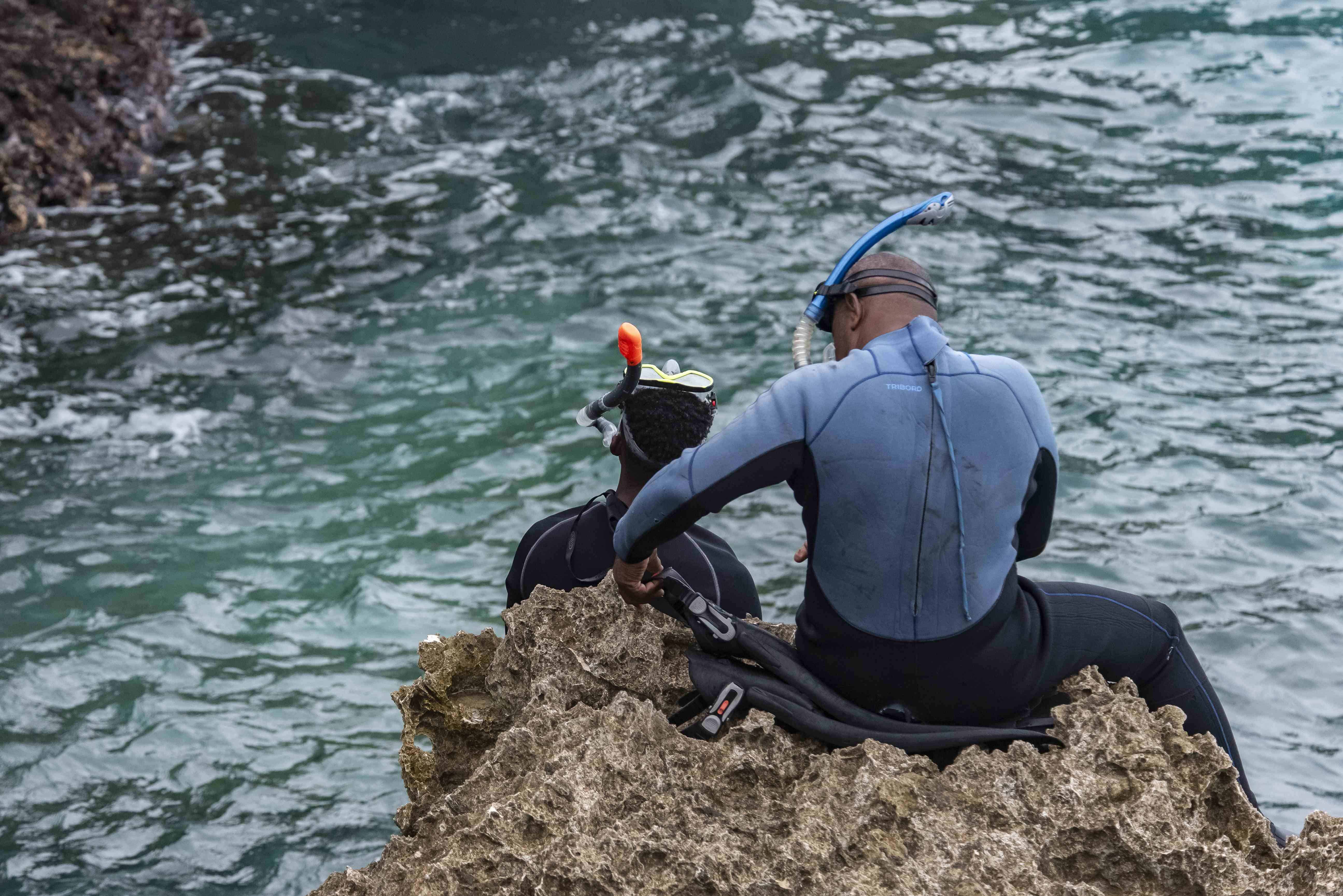 Sacan del mar Caribe chasis del camión que condujo Juan José Valerio, desaparecido desde el 29 de junio. 