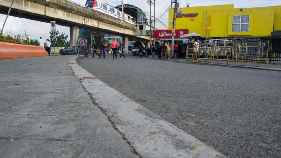 Alcaldía de SDN recupera espacios públicos en la parada Mamá Tingó del Metro SD