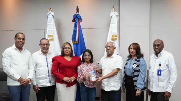 Educación presenta primera Carta Compromiso al Ciudadano para optimizar la calidad de los servicios