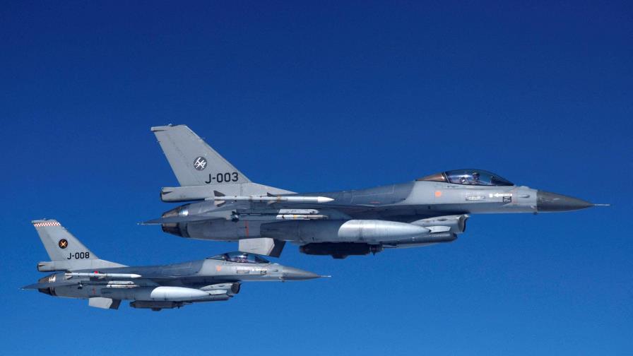 La OTAN comienza a enviar aviones F-16 a Ucrania