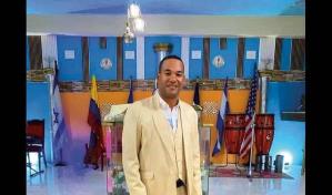 Pastor acusado de violación dice que "es inocente"
