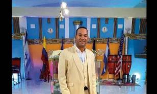 Pastor acusado de violación dice que "es inocente"