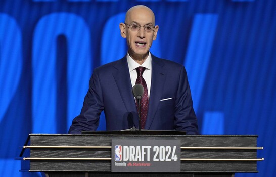 LeBron James retrasa la publicaci&oacute;n del calendario de la NBA, revela Adam Silver