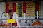 Ya no vienen a llenar la heladera: cae el consumo de carne en Argentina, el país del asado