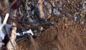 La historia se repite: yipeta cae al vacío en una construcción en la avenida Anacaona