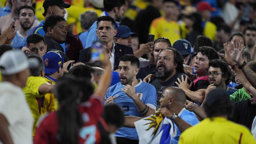 Darwin Núñez y uruguayos se trenzan a golpes en las gradas tras perder ante Colombia