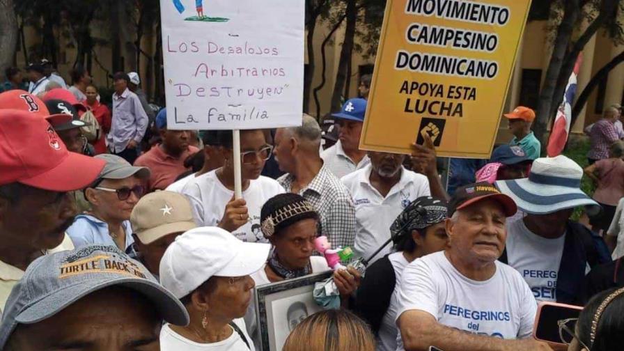 Los peregrinos de El Seibo llegan al Palacio Nacional para reclamar tierras