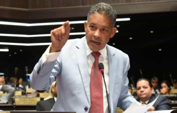 Los diputados excluyen a Eugenio Cedeño de comisión que estudiará Código Penal
