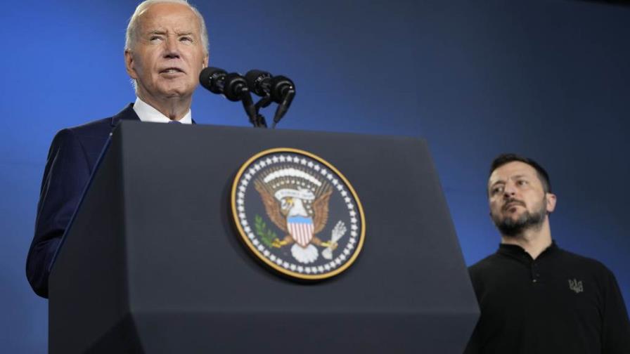 Biden se refiere accidentalmente a Zelenski como presidente Putin 