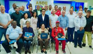 Alcalde Dío Astacio reconoce a dirigentes deportivos de Santo Domingo Este
