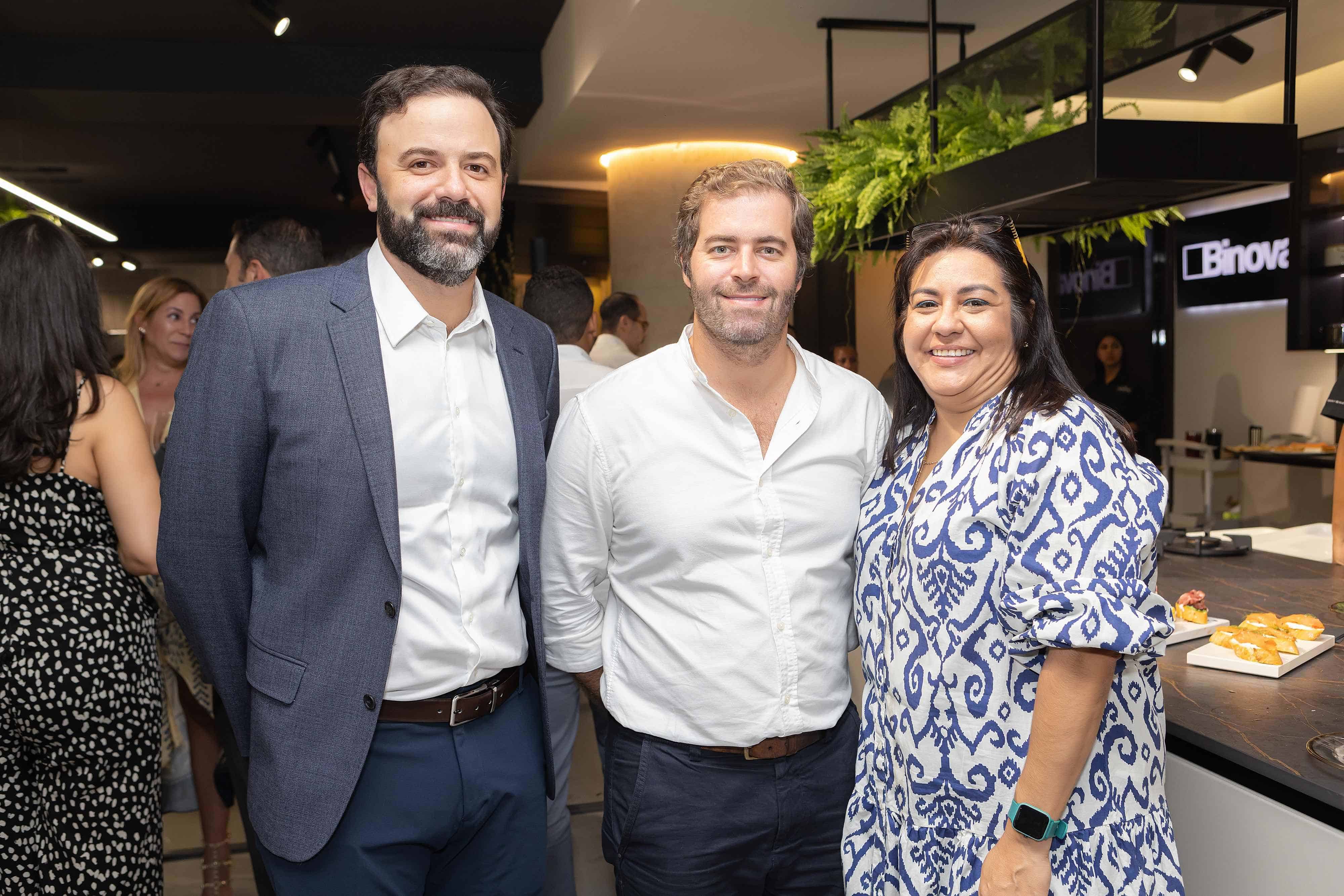 Alejandro Santelises, Ricardo Amiama y Nathalye Valenzuela.