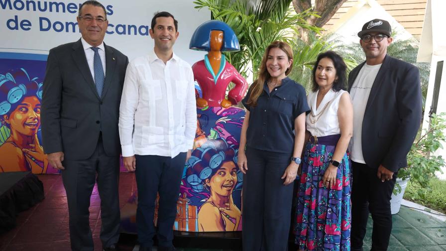 La Menina "Monumentos de Dominicana" se inaugura en el Parque Iberoamérica