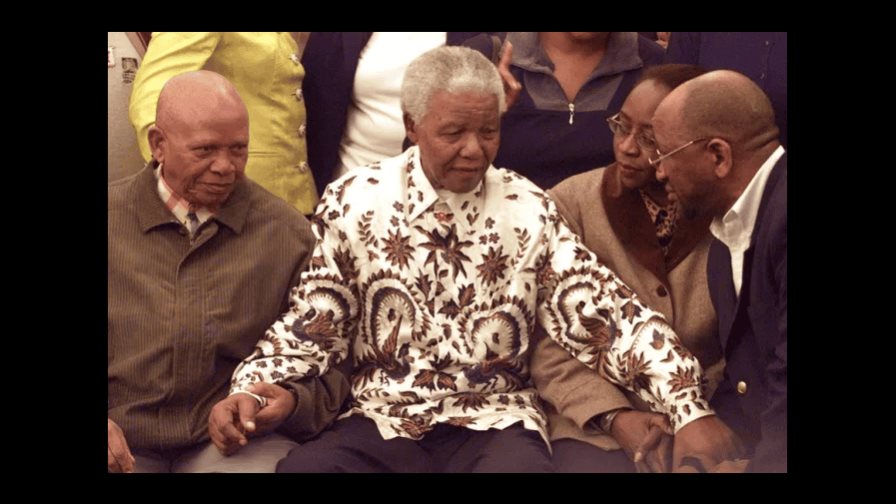 Las camisas de Mandela siguen estando de moda en la política sudafricana