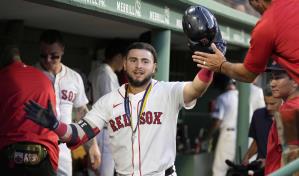 Houck limita a Atl&eacute;ticos a 2 hits en 6 innings para que Medias Rojas triunfen