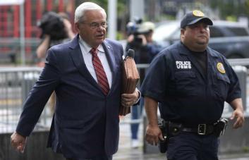 El jurado en juicio de Bob Menéndez termina el primer día de deliberaciones sin un veredicto