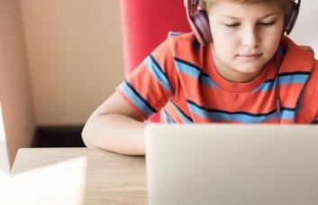 China lanza una campaña contra los contenidos dañinos para niños en Internet