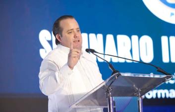 Abinader designa a José Ignacio Paliza ministro de la Presidencia