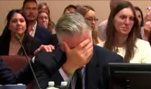 Juicio de Alec Baldwin por homicidio involuntario es anulado por supresión de pruebas