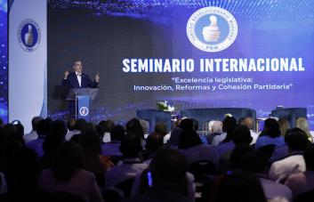 PRM concluye seminario internacional con un llamado a la unidad partidaria