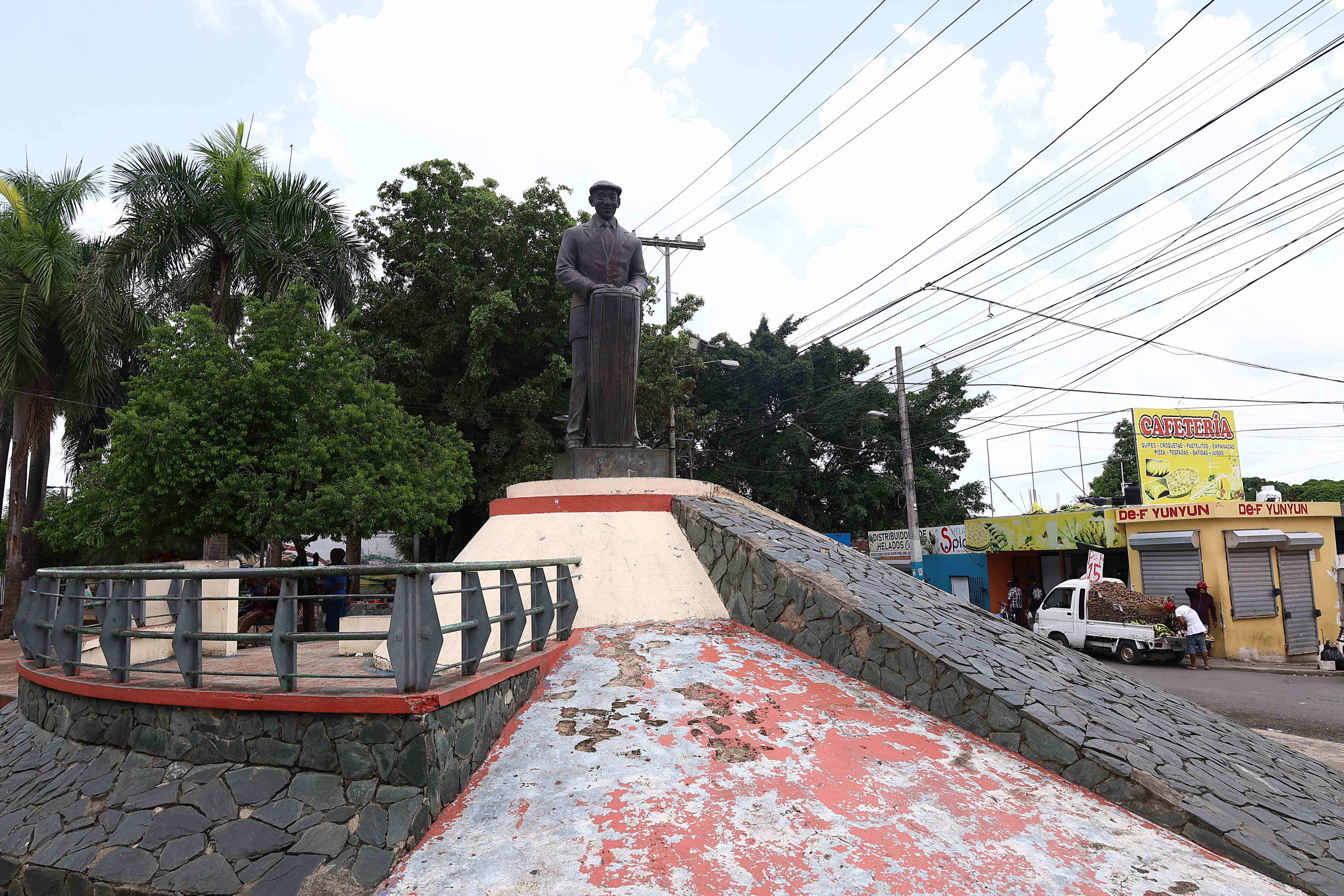 El Parque de Homenaje a Los Congos se encuentra en Villa Mella.