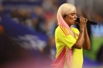 Karol G canta el himno de Colombia en la final de la Copa América