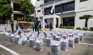 La DNCD se incauta de 918 paquetes de presunta cocaína en un contenedor de banano