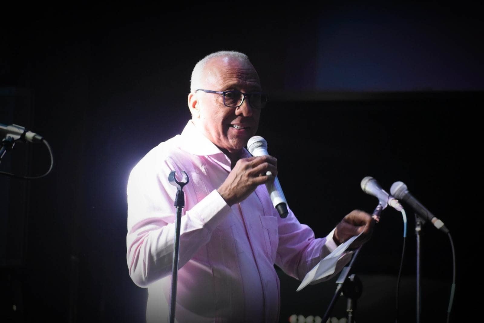 El empresario artístico Raphy D'Oleo fue el maestro de ceremonias.