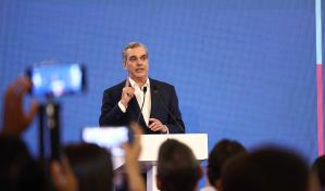 Abinader sobre las becas del Mescyt: “Por primera vez se están dando sin cuña”