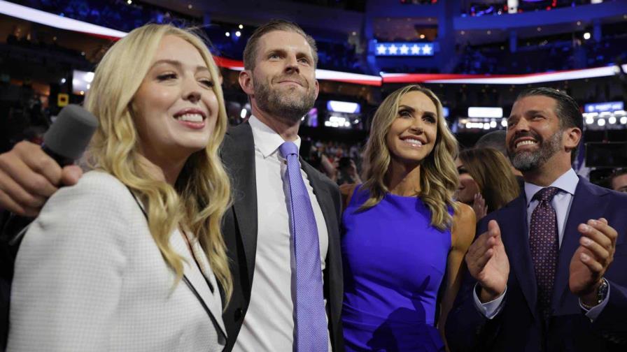 Hijos del presidente de EE. UU. anuncian creación de nuevo servicio de telefonía Trump Mobile