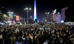 Hinchas argentinos disfrutan título de Copa América como respiro en medio de la crisis