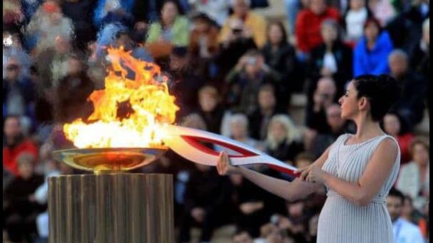 ¿Quién lleva la antorcha olímpica en París? Desde estrella de BTS hasta recolector de basura