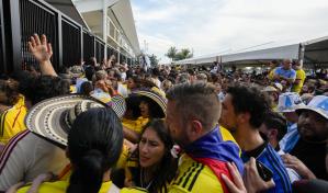 Presidente de federación colombiana y su hijo entre 27 arrestados tras caos en final de Copa América
