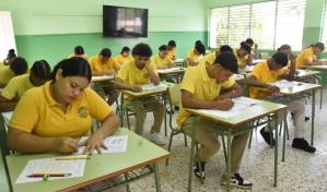 El 74 % de los estudiantes aprobó primera convocatoria de Pruebas Nacionales, según Educación